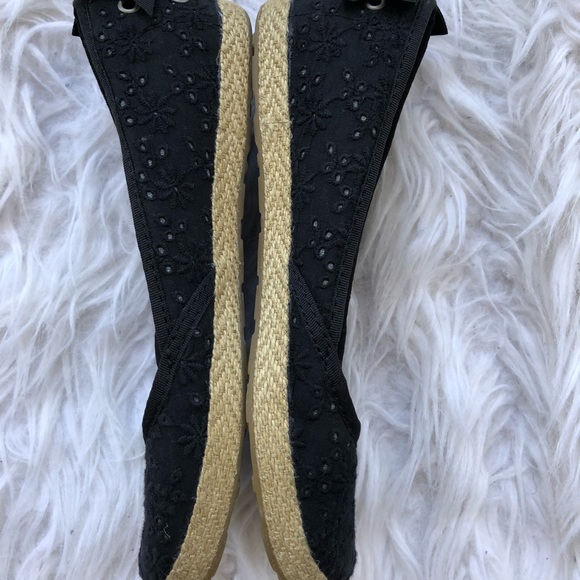 2/$40 - Girls UGG Indah flats (size 2) - Picture 2 of 7